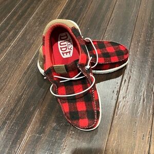Hey Dude Buffalo Plaid Shoes Men’s 6 Women’s 8